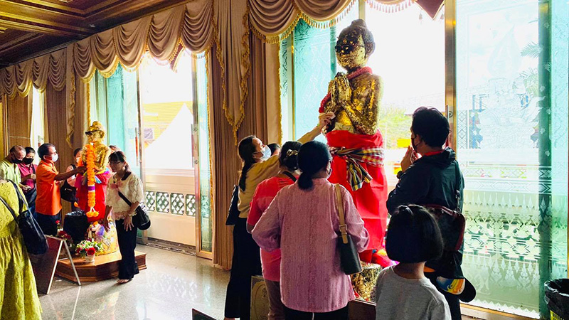 ยอดทำบุญทอดกฐินสามัคคี ไอ้ไข่ ยอดทำบุญทอดกฐินสามัคคี ไอ้ไข่