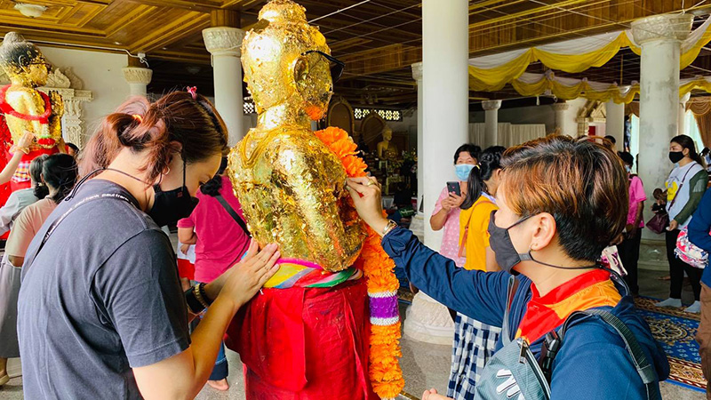 ยอดทำบุญทอดกฐินสามัคคี ไอ้ไข่ ยอดทำบุญทอดกฐินสามัคคี ไอ้ไข่