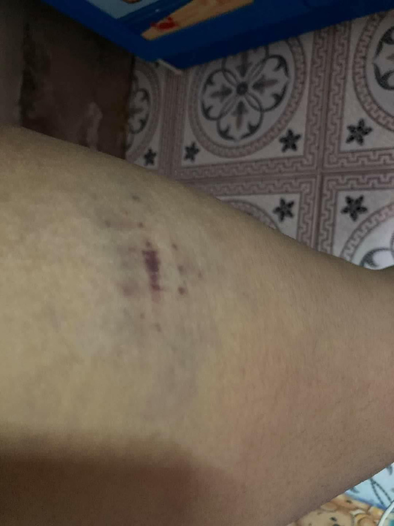 ชายฝรั่งเตะทำร้ายกลางห้าง ชายฝรั่งเตะทำร้ายกลางห้าง