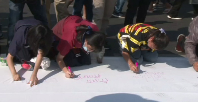 ผู้ชุมนุมเขียนอนาคต ผู้ชุมนุมเขียนอนาคต