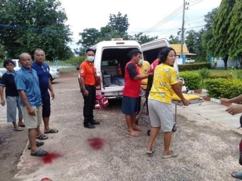 เด็ก 12 เล่นประทัด เด็ก 12 เล่นประทัด