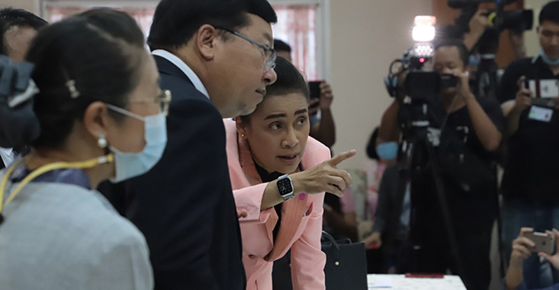 ครูพี่โอ๊ะ กนกวรรณ วิลาวัลย์ ครูพี่โอ๊ะ กนกวรรณ วิลาวัลย์