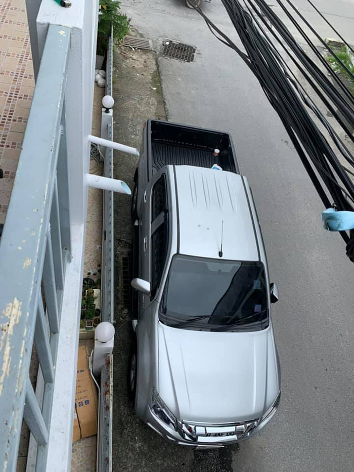 จอดรถข้างกำแพงบ้าน จอดรถข้างกำแพงบ้าน