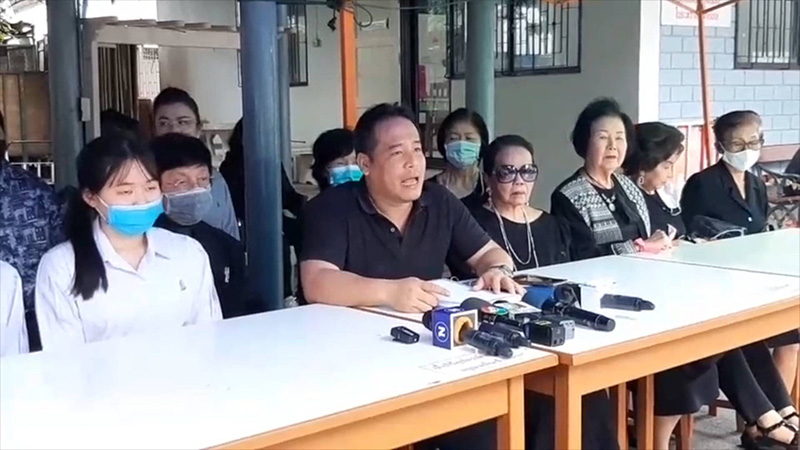 ครู-นักเรียน เตรียมอุดมฯ ครู-นักเรียน เตรียมอุดมฯ