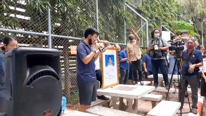 ครู-นักเรียน เตรียมอุดมฯ ครู-นักเรียน เตรียมอุดมฯ