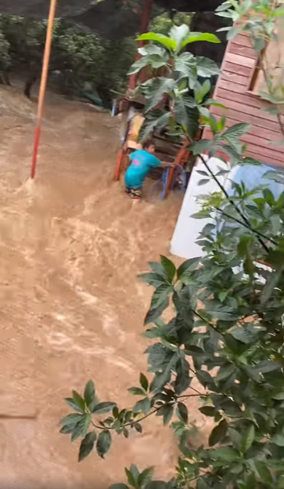 คลิปน้ำท่วมสุโขทัย คลิปน้ำท่วมสุโขทัย