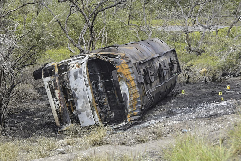 ภาพข่าว รถบรรทุกน้ำมันคว่ำ ภาพข่าว รถบรรทุกน้ำมันคว่ำ