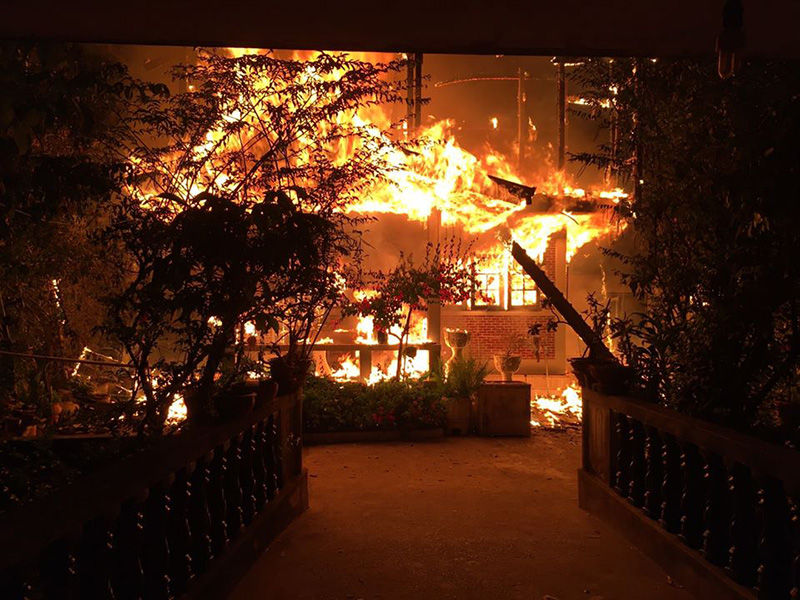 ไฟไหม้บ้านคน ไฟไหม้บ้านคน