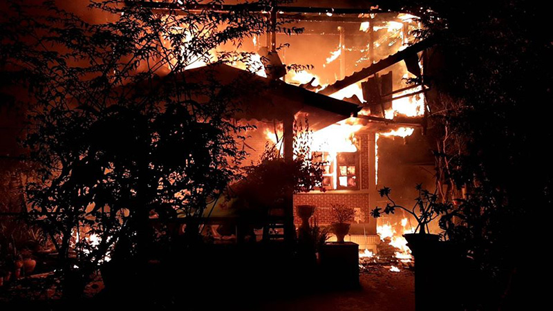 ไฟไหม้บ้านคน ไฟไหม้บ้านคน