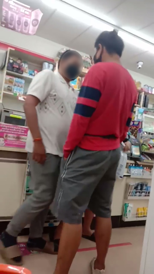 ต่อยยับกลางเซเว่นฯ ต่อยยับกลางเซเว่นฯ