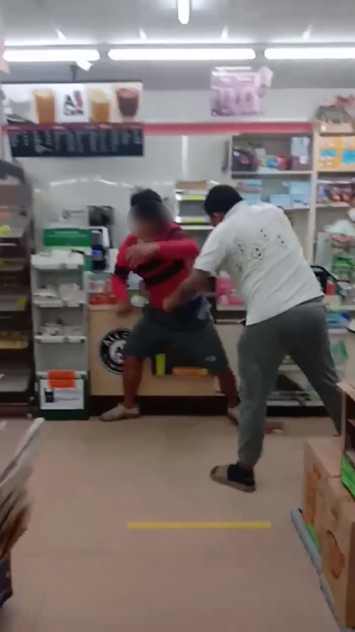 ต่อยยับกลางเซเว่นฯ ต่อยยับกลางเซเว่นฯ