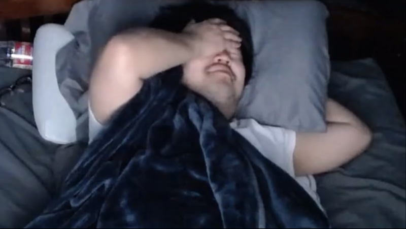 หนุ่มโชว์หลับ หนุ่มโชว์หลับ