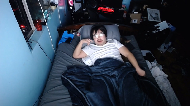 หนุ่มโชว์หลับ หนุ่มโชว์หลับ