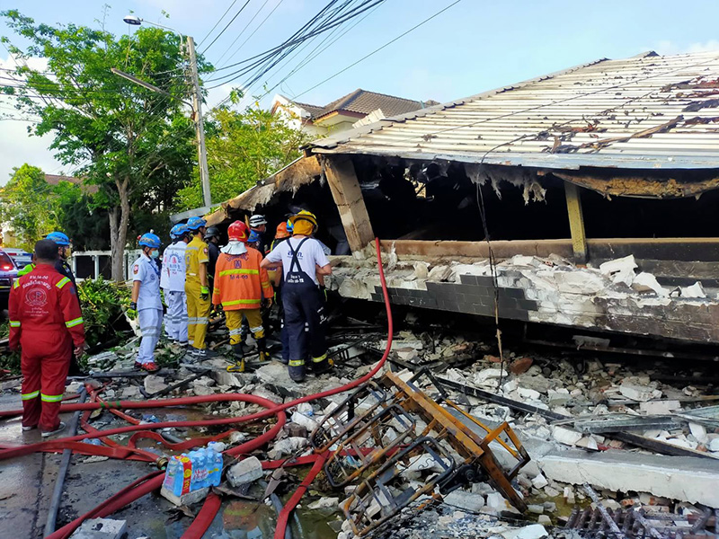 บ้านถล่ม กฤษดานคร 31 บ้านถล่ม กฤษดานคร 31