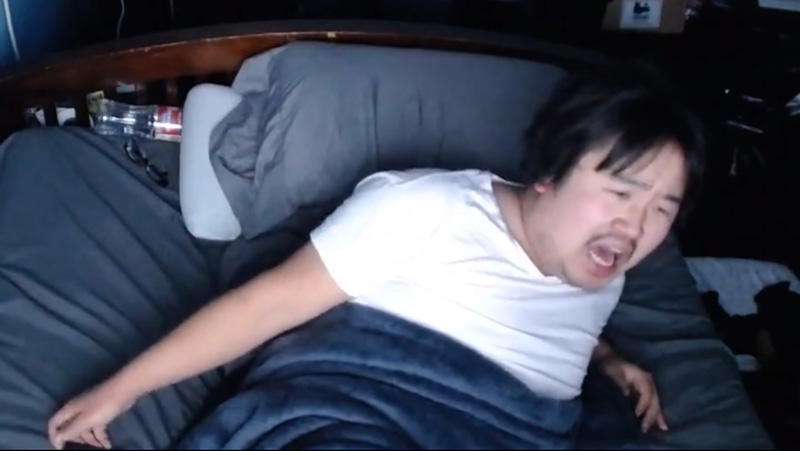 หนุ่มโชว์หลับ หนุ่มโชว์หลับ