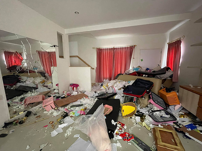 ทำลายข้าวของ ทำลายข้าวของ