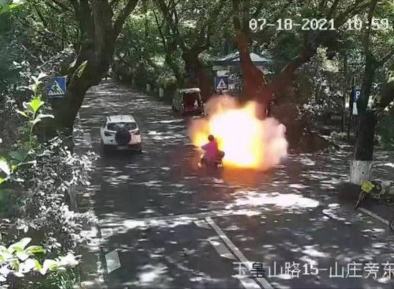 นาทีสยอง จักรยานไฟฟ้าระเบิด นาทีสยอง จักรยานไฟฟ้าระเบิด