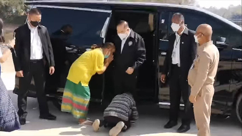 ชาวบ้านสุดปลื้ม...ประวิตร เยือนอุดรฯ ชาวบ้านสุดปลื้ม...ประวิตร เยือนอุดรฯ