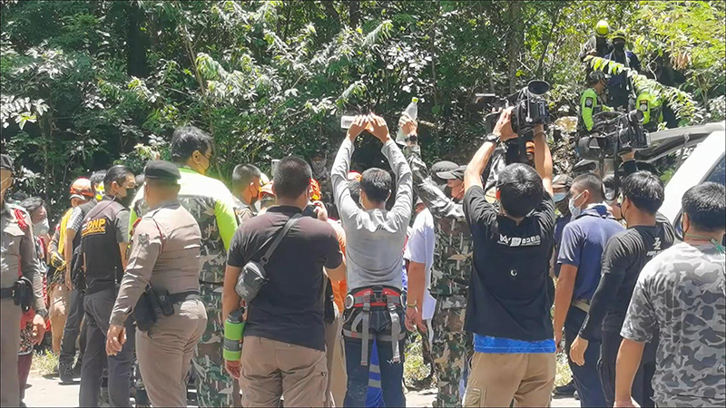 พบร่าง น้องบอส เปลือยดับปริศนา พบร่าง น้องบอส เปลือยดับปริศนา