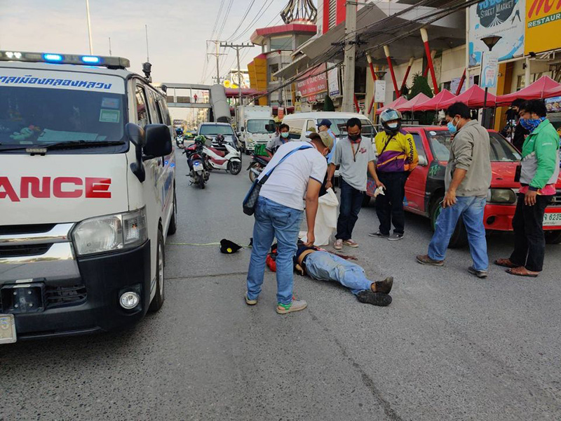 แห่ยกย่อง รปภ. ฮีโร่ สู้โจรปล้นธนาคารจนถูกแทงเจ็บ แห่ยกย่อง รปภ. ฮีโร่ สู้โจรปล้นธนาคารจนถูกแทงเจ็บ