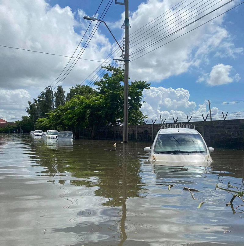 น้ำท่วมบางปูยังไม่ลด น้ำท่วมบางปูยังไม่ลด