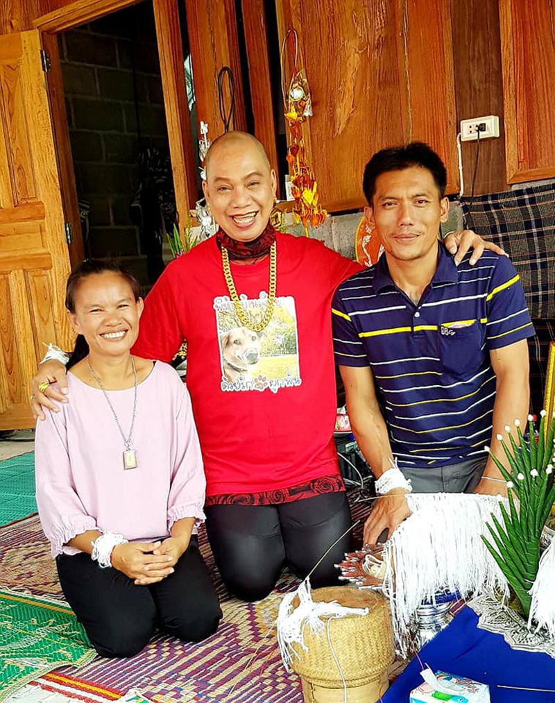 อุ๊บ วิริยะ เผยมีอิศวินขี่ม้าขาวมาช่วย พ่อ-แม่ น้องชมพู่ อุ๊บ วิริยะ เผยมีอิศวินขี่ม้าขาวมาช่วย พ่อ-แม่ น้องชมพู่