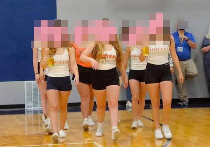 ฉาวหนัก รร. ปล่อยเด็กเต้นท่าเสื่อม ฉาวหนัก รร. ปล่อยเด็กเต้นท่าเสื่อม