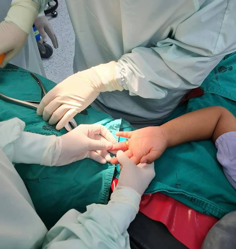 แหวนทองติดนิ้วเด็ก 3 ขวบ แหวนทองติดนิ้วเด็ก 3 ขวบ