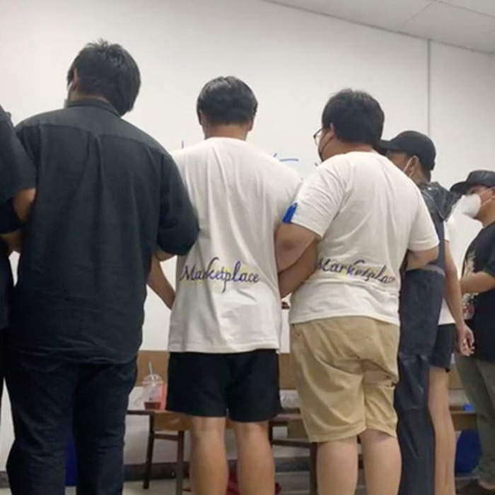 ฟ้า พรหมศร - เพนกวิน ติดโควิด 19 ในเรือนจำ ฟ้า พรหมศร - เพนกวิน ติดโควิด 19 ในเรือนจำ