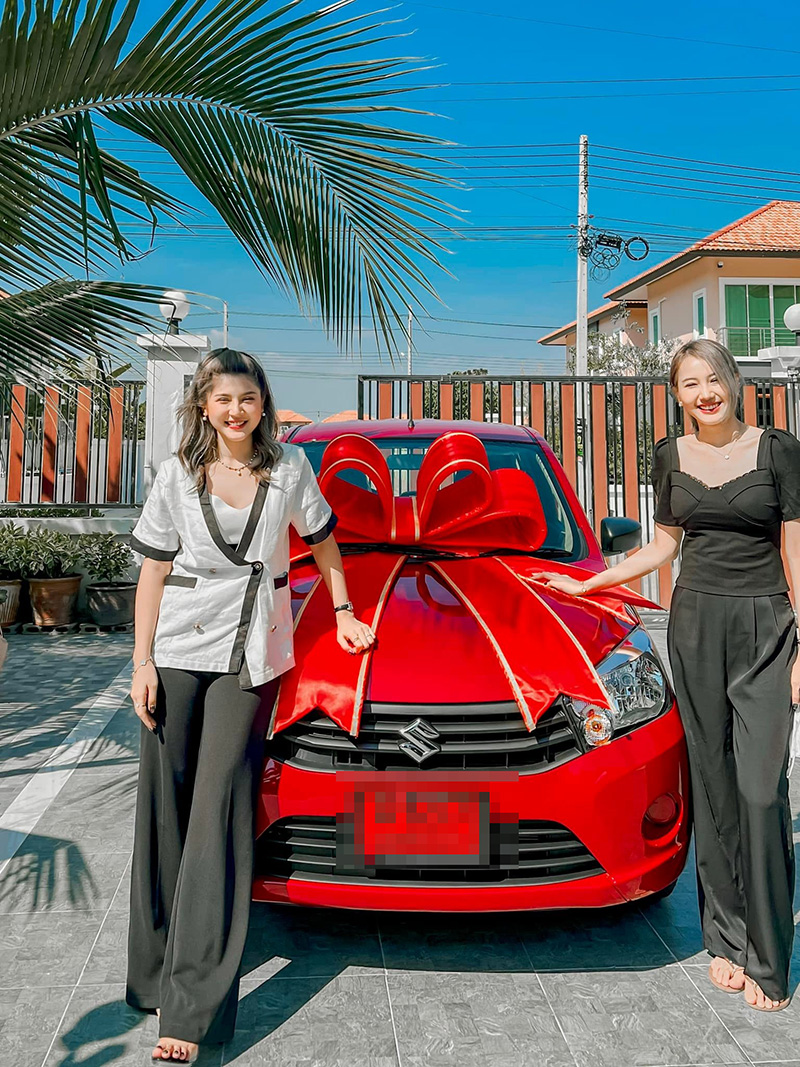 กล่องสุ่ม 1 แสน พิมรี่พาย แจกรถ กล่องสุ่ม 1 แสน พิมรี่พาย แจกรถ