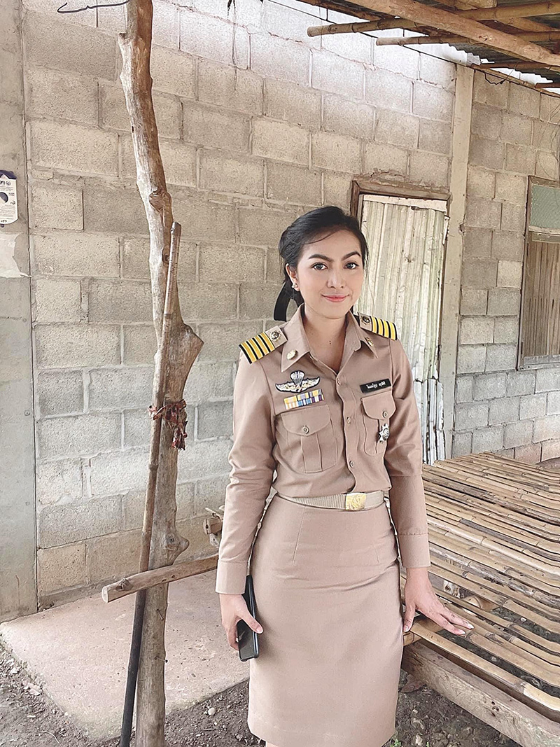 ผู้ใหญ่บ้านเหมียว ผู้ใหญ่บ้านเหมียว