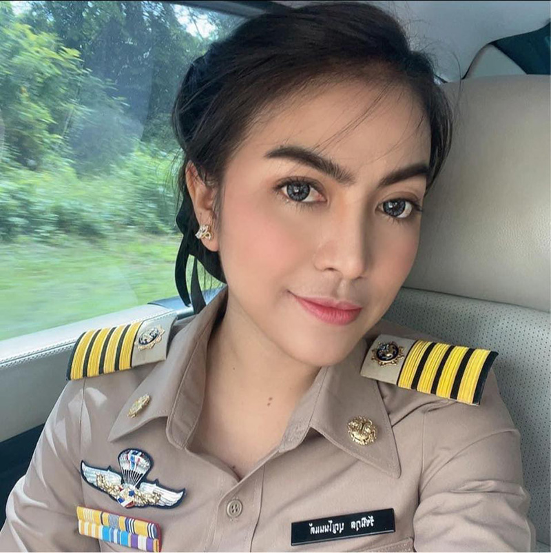 ผู้ใหญ่บ้านเหมียว ผู้ใหญ่บ้านเหมียว