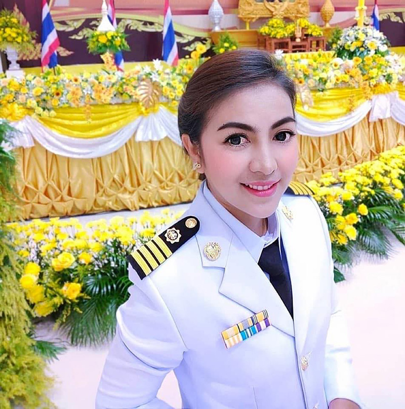 ผู้ใหญ่บ้านเหมียว ผู้ใหญ่บ้านเหมียว