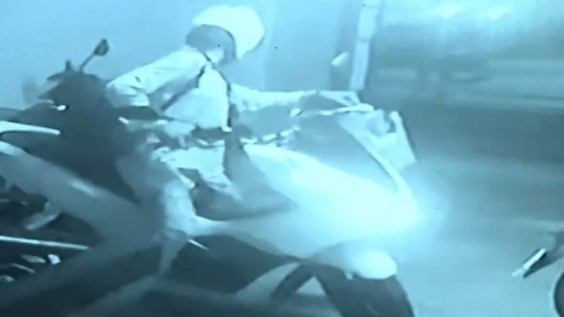 สาวสองฆ่าเพื่อนสนิท ขโมยทองเอาเงินไปเปย์ผู้ชาย สาวสองฆ่าเพื่อนสนิท ขโมยทองเอาเงินไปเปย์ผู้ชาย