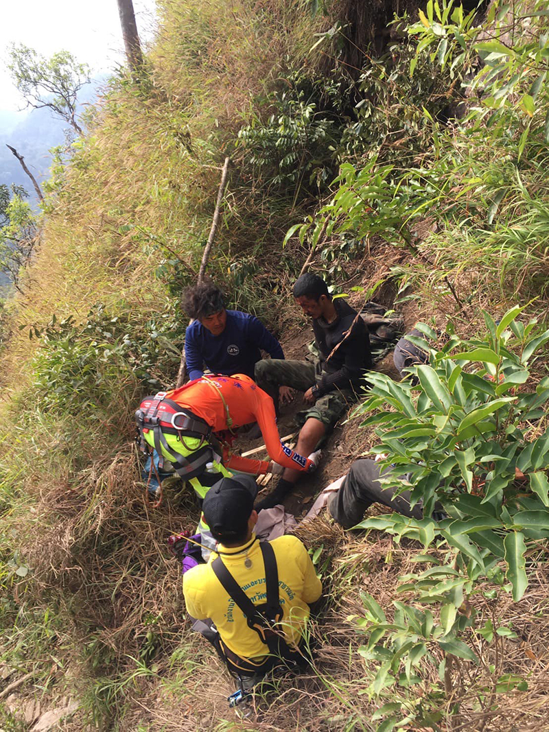 ช่วยทหารตกเหวลึก 104 เมตร ดอยมณฑา ช่วยทหารตกเหวลึก 104 เมตร ดอยมณฑา