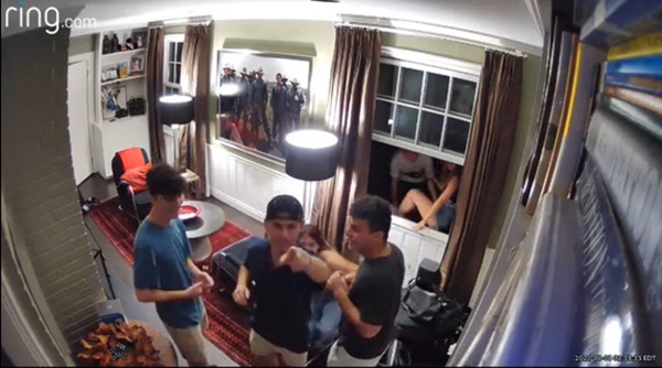 พ่อแก้เผ็ดลูกชาย หนีเที่ยวกลางดึก พ่อแก้เผ็ดลูกชาย หนีเที่ยวกลางดึก