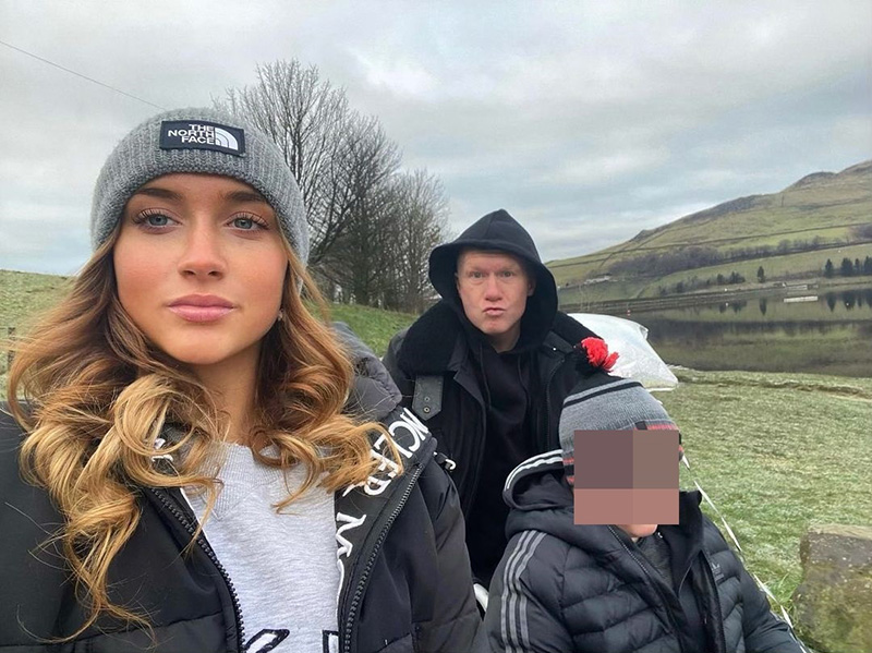 อดีตนักเตะแมนยู ดูดนิ้ว-กัดเล็บเท้า ลูกสาววัย 20 ปี อดีตนักเตะแมนยู ดูดนิ้ว-กัดเล็บเท้า ลูกสาววัย 20 ปี