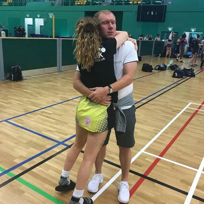 อดีตนักเตะแมนยู ดูดนิ้ว-กัดเล็บเท้า ลูกสาววัย 20 ปี อดีตนักเตะแมนยู ดูดนิ้ว-กัดเล็บเท้า ลูกสาววัย 20 ปี