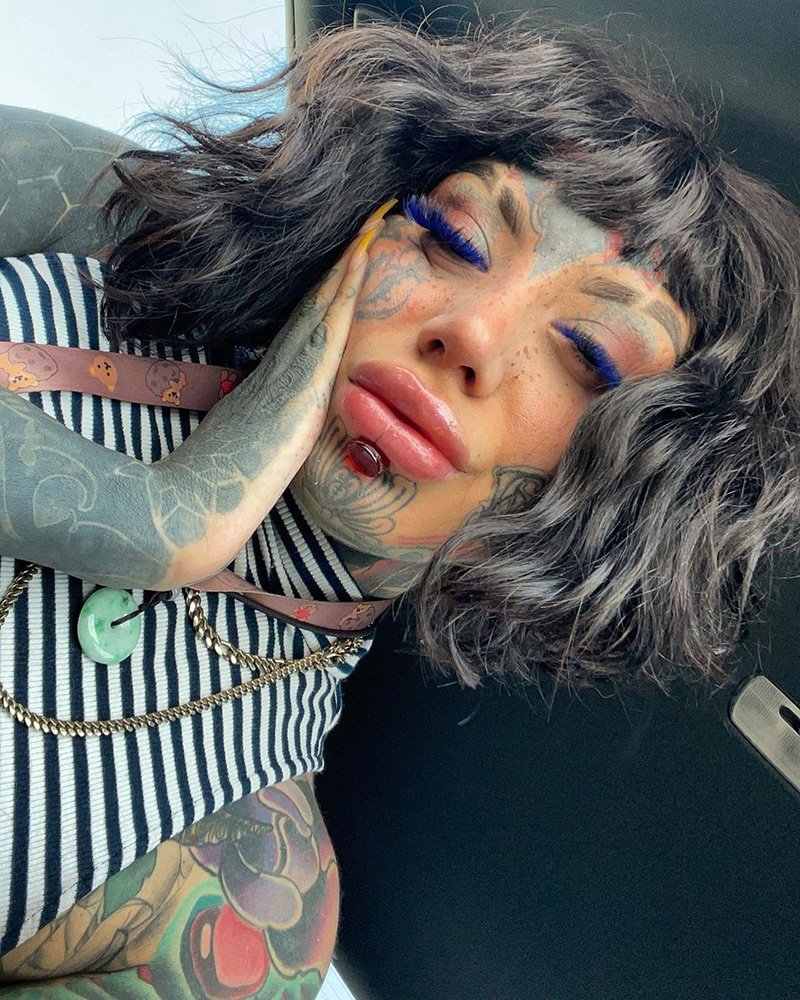 สาวคลั่งสัก อวดลวดลายสะพรึง สาวคลั่งสัก อวดลวดลายสะพรึง