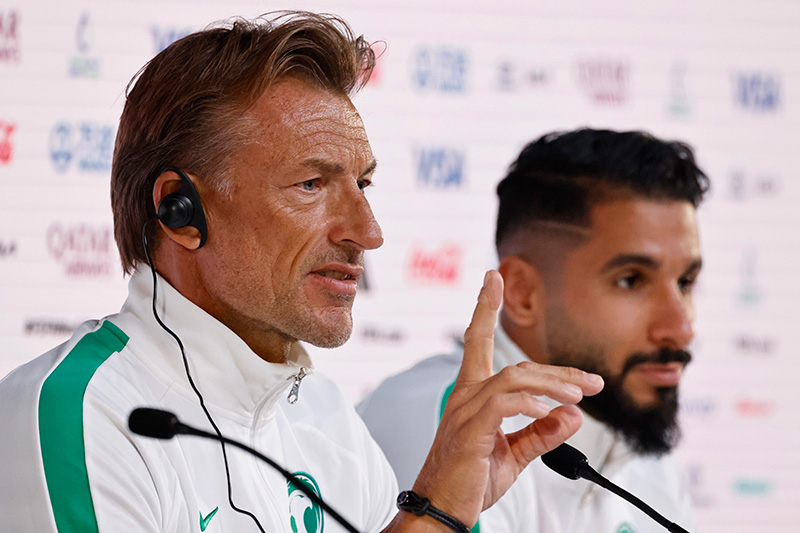 โค้ชซาอุฯ ปัดข่าวลือ เจ้าชายแจกรถหรู 50 ล้านให้นักเตะทุกคน โค้ชซาอุฯ ปัดข่าวลือ เจ้าชายแจกรถหรู 50 ล้านให้นักเตะทุกคน