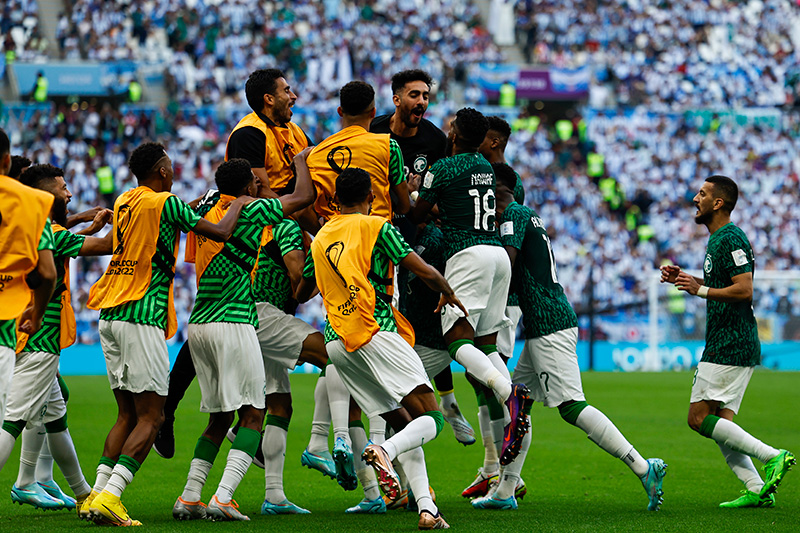 โค้ชซาอุฯ ปัดข่าวลือ เจ้าชายแจกรถหรู 50 ล้านให้นักเตะทุกคน โค้ชซาอุฯ ปัดข่าวลือ เจ้าชายแจกรถหรู 50 ล้านให้นักเตะทุกคน