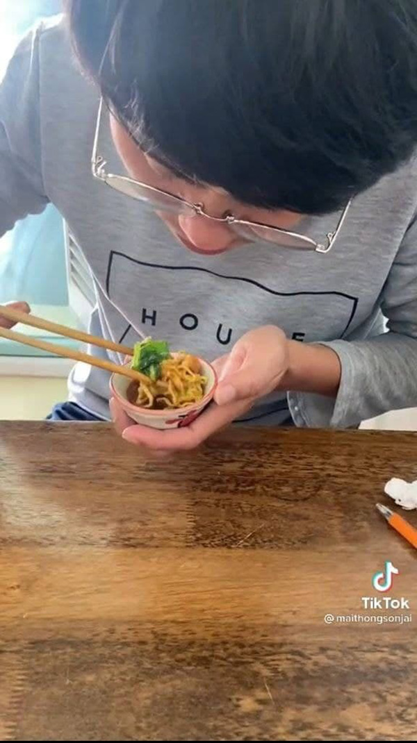 ก๋วยเตี๋ยวเรือยุคหมูแพง ก๋วยเตี๋ยวเรือยุคหมูแพง