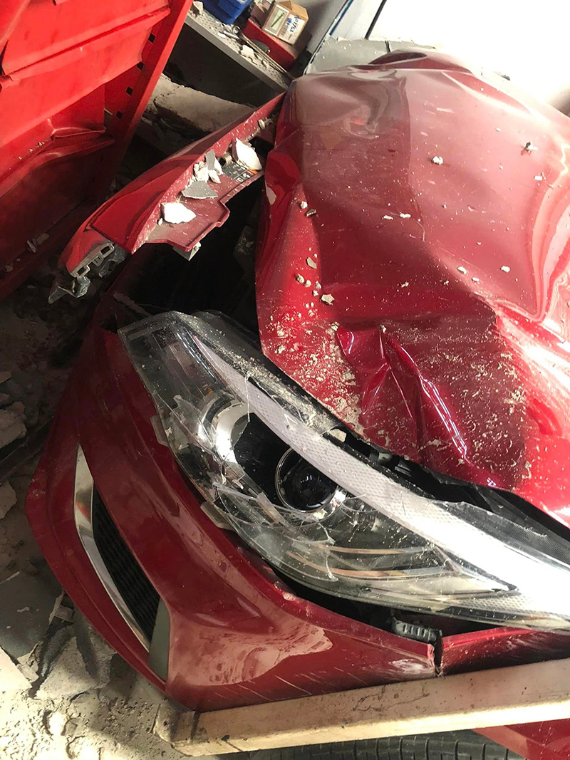 สาวเอารถเข้าศูนย์เช็กระยะ ผ่านไปไม่กี่ชั่วโมงถึงกับช็อก สาวเอารถเข้าศูนย์เช็กระยะ ผ่านไปไม่กี่ชั่วโมงถึงกับช็อก