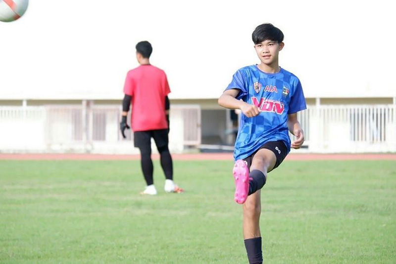 น้องดอม 1 ใน 13 หมูป่าติดถ้ำหลวง น้องดอม 1 ใน 13 หมูป่าติดถ้ำหลวง