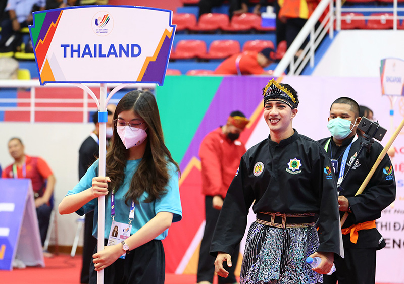 3 หนุ่มทีมปันจักสีลัต คว้าเหรียญทองแรก 3 หนุ่มทีมปันจักสีลัต คว้าเหรียญทองแรก