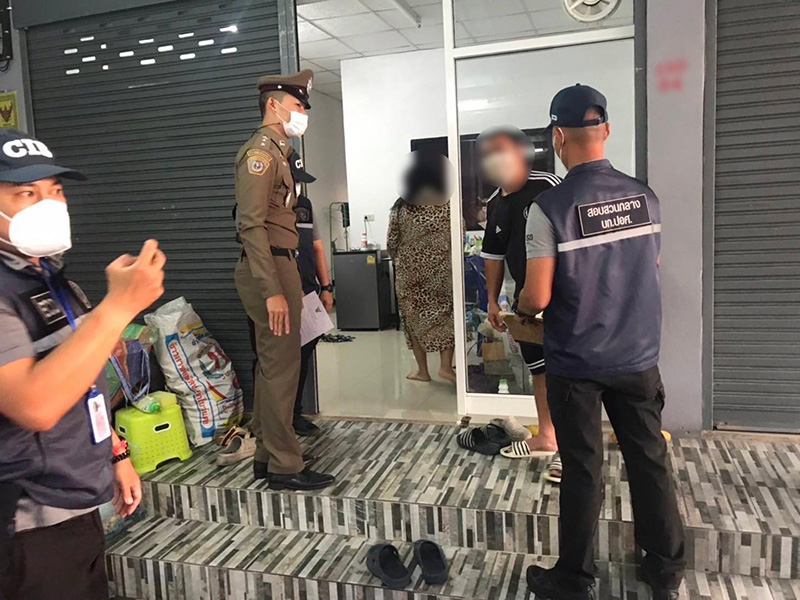 บุกทลายแหล่งผลิต ขายส่งผงชูรสปลอม บุกทลายแหล่งผลิต ขายส่งผงชูรสปลอม