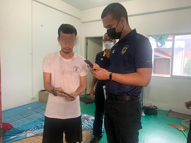 ชายคุกคาม มินตัน ชายคุกคาม มินตัน