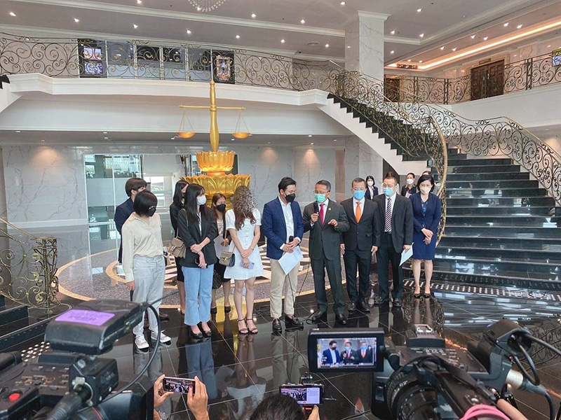 หลานชายอดีต รมต. เปิดคลิปแอบถ่ายกลางศาล ดาราสาวอึ้งผวาหนัก หลานชายอดีต รมต. เปิดคลิปแอบถ่ายกลางศาล ดาราสาวอึ้งผวาหนัก