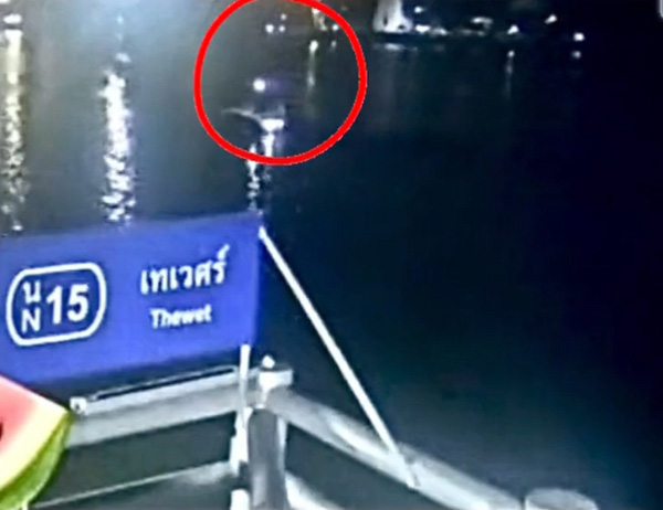 ซูมชัด ๆ คลิปวงจรปิด ซูมชัด ๆ คลิปวงจรปิด