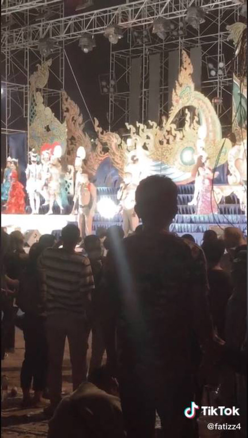 ไทบ้านประท้วง ! ลุกฮือหน้าฮ้าน ไทบ้านประท้วง ! ลุกฮือหน้าฮ้าน